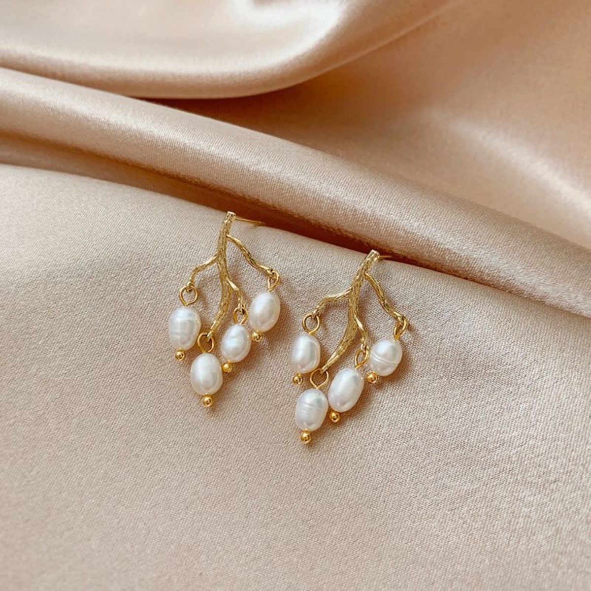 925 Sterling Silver Needle-Style Earrings with Ethereal Vintage Charm Fashionable Branch-Shaped Freshwater Pearl Fringe Studs Baroque Freshwater Pearl Earrings